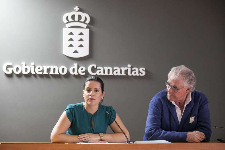 La consejera Yaiza Castillo, junto al vicepresidente ejecutivo de Exceltur, José Luis Zoreda (Foto TA)